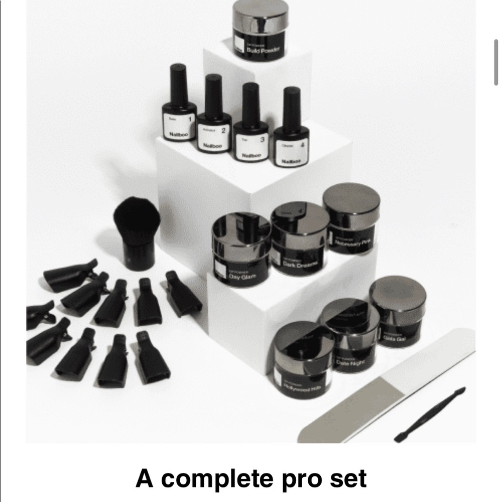 Nail boo dip kit used once.